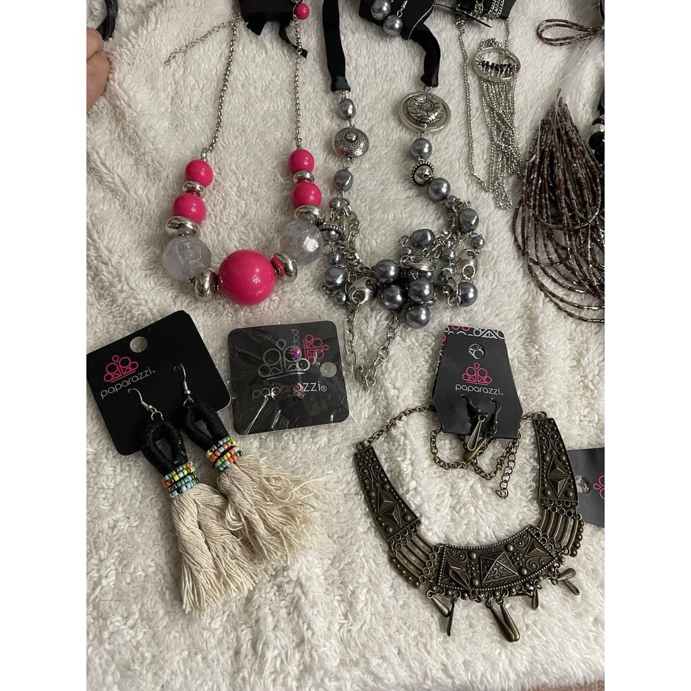 Paparazzi Jewelry Lot 12 (24pcsNecklace/earring Sets, 5 Earrings, 1 Bracelet NEW - Picture 2 of 9